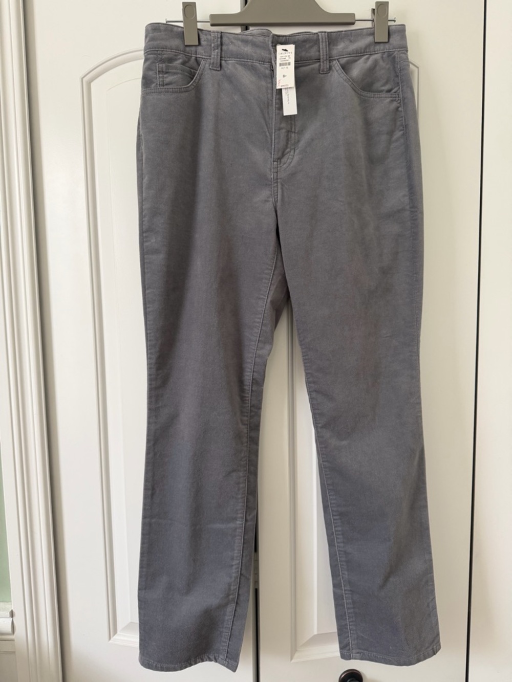 Talbots The Flawless Five-Pocket Cord
Straight-Leg | Talbots. Gray, 8P